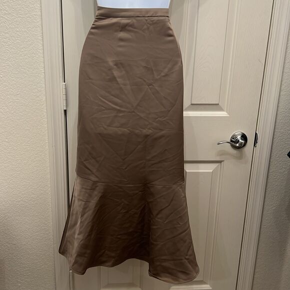 Expressss Skirt Sz 8 Tan Brown Slimming Ruffle Front Side Zipper Midi New Silky - Picture 6 of 9